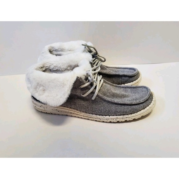 Hey Dude Shoes - Hey Dude Britt Women's Gray/White Faux Fur Lined Lace-Up Low Top US 8 EU 39